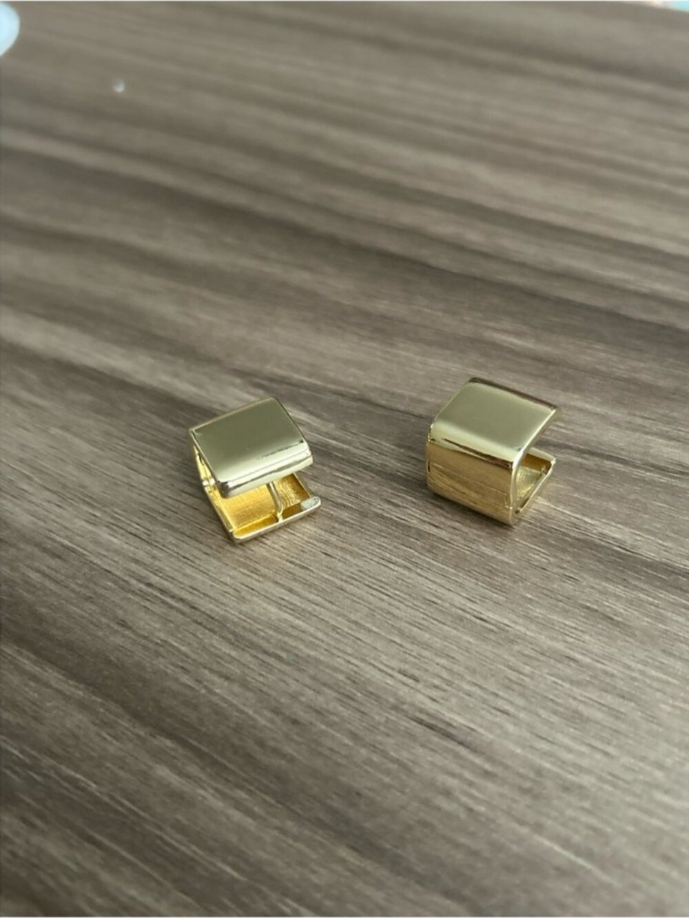 Classic Huggie Hoop Earrings Q1322 - Picture 5 of 6